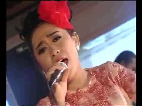 RIZKY NADIA mawar ditangan (live