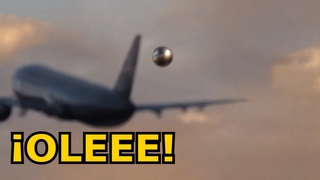 ¡Enorme ESFERA le hace un FINITO a AVIÓN comercial!