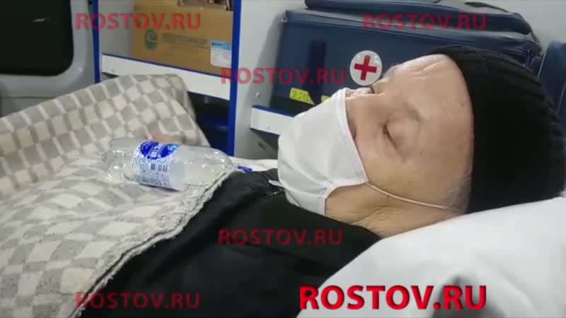 Мужчина с подозрением на коронавирус в очереди на КТ Это