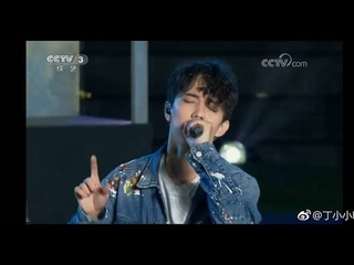 Dimash Kudaibergen performing “The Crown“ & “Screaming“--2018 World Cup in CCTV3 04 07 2018