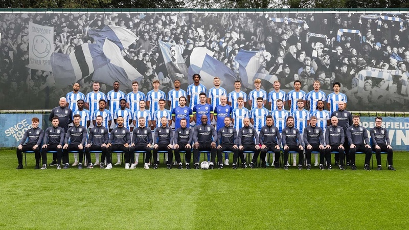 23, 24 TEAM PHOTO DAY, BEHIND THE