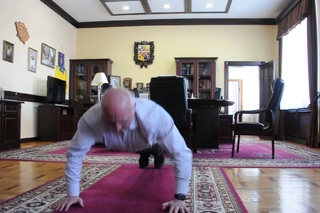 Валерій Головко підтримав військових і долучився до флешмобу #22PushupChallenge