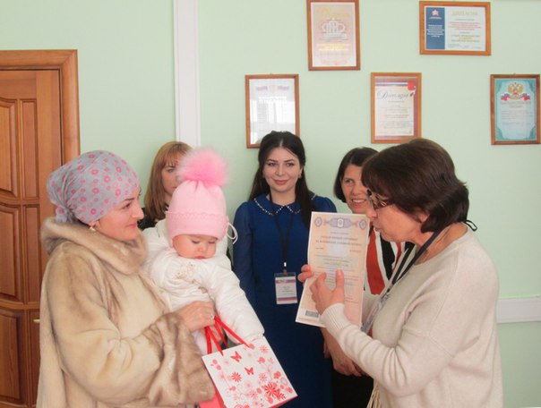 В станице Зеленчукской вручили «мамины» сертификаты к дню влюбленных