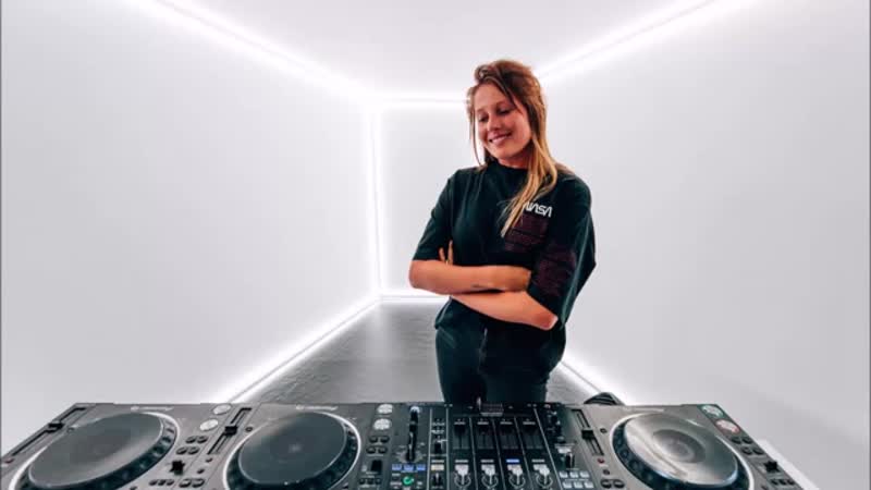 Charlotte de witte dj. De witte. Charlotte de witte 2023. шарлотта де витте. De witte.