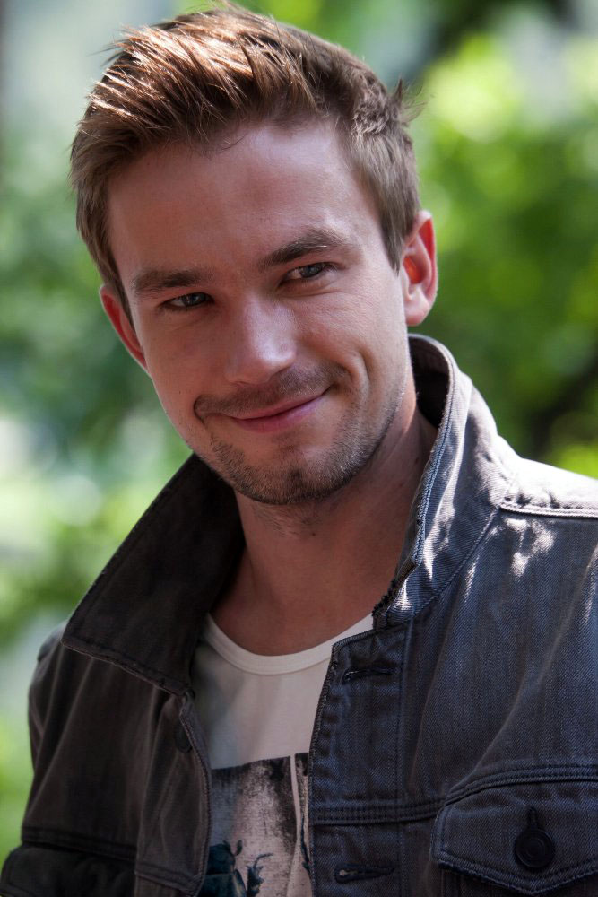 Алекса́ндр Андре́евич Петро́в (род. 25 января 1989, Переславль-Залесский) - российс