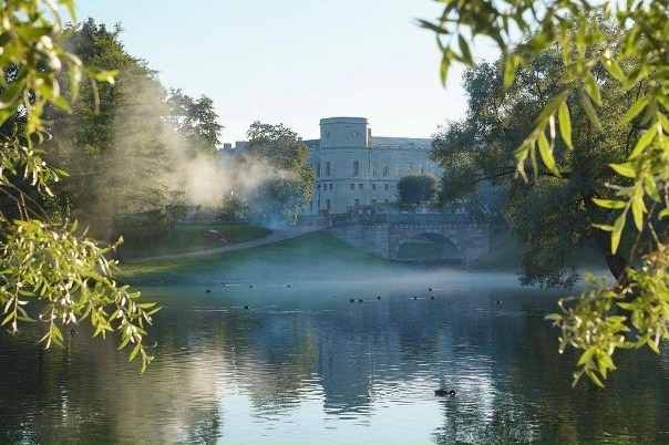 Парк гатчинского дворца фото Парк гатчинского дворца фото