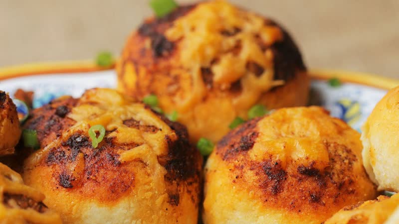 Chili Stuffed Pull Apart Rolls