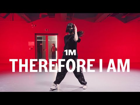 Billie Eilish Therefore I Am, Tina Boo